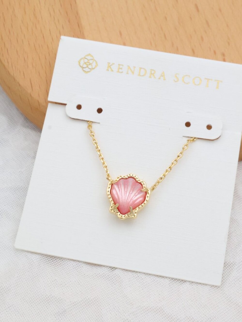 Kendra Scott Brynne Gold Shell Pendant Necklace